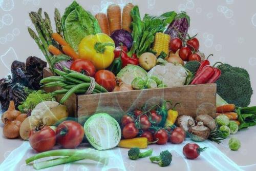 مصرف میوه و سبزیجات و ورزش باعث افزایش حس شادی می شود