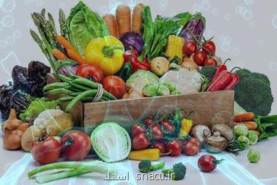 مصرف میوه و سبزیجات و ورزش باعث افزایش حس شادی می شود