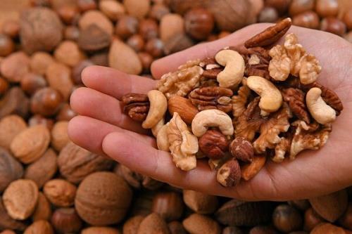 سفارش های بهداشتی به مردم در خرید آجیل شب عید